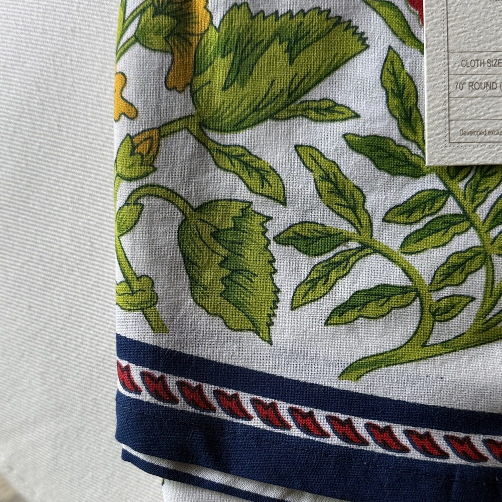 NWT Williams Sonoma Provence Floral Round Tablecloth - Green and Yellow - Picture 3 of 7
